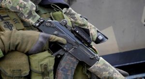 Suomi ei rajoita Ukrainalle antamiensa aseiden käyttöä – Naton mukaan Ukraina voi iskeä Venäjän maaperällä