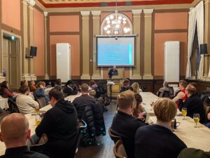 Woke-luento keskeytyi vasemmistohäiriköiden huuteluun