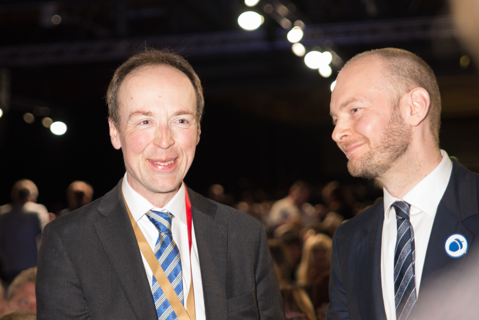 Halla Aho : Jussi Halla-aho: Keskustan tavoitteena on rahastaa ... - Suomesta on tullut jihadistien turvasatama.