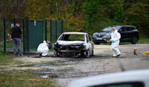 Autonkuljettaja kaahasi väkijoukkoon ja huusi ”Allahu Akbar”– poliisi ei tutki terrorismirikoksena