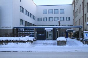 IL: Nuoriso-ohjaaja vuokrasi mökin raiskatakseen lasta Jämsässä