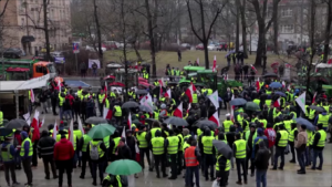 Puolan maanviljelijät uhkaavat sulkea Saksan vastaisen rajan vastalauseena