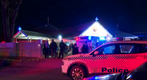 Taas joukkopuukotus Australiassa: useita rukoilijoita ja piispa puukotettu messussa Sydneyssä