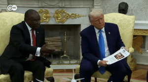 Trump syytti Etelä-Afrikan presidenttiä valkoisten kansanmurhasta – katso video