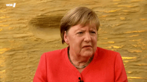 ”Avoimien rajojen kuningatar” Angela Merkel sanoo, että jokaisella rajalle saapuvalla on oltava oikeus hakea turvapaikkaa