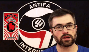 Äärivasemmistolainen tutkija pysäytettiin lentokentällä – ei päässyt koneeseen Antifa-leimauksen jälkeen