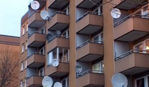 Ruotsin kunnat ostavat purkukuntoisia taloja – maahanmuuttopolitiikan jälkilasku konkretisoituu