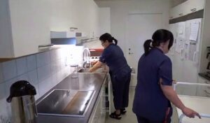 Muistisairas vanhus kuoli – Attendon hälytykset eivät välittyneet hoitajille 12 kuukauteen