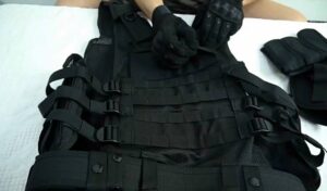 Kunnat hankkivat virkamiehille luotiliivejä jengiväkivallan takia