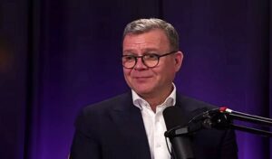 Anonyymi rekrytointi ja vihapuhelait kuntoon – nuoret maahanmuuttajanaiset vaativat rakenteiden remonttia hallitukselta