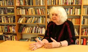 Antisemitismistä varoittanut kirjailija syyttää nyt sionisteja synagoga-iskuista