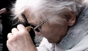 Syyrialainen kotihoidon työntekijä kommentoi 80‑vuotiaan uhrin sukuelimiä: ”Ei näytä kovin käytetyltä”