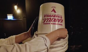 Työstä kieltäytymisestä haaveiltiin Helsingin vasemmistoliiton joulumyyjäisissä